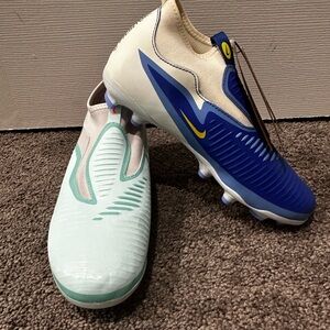 Nike Cleats in Blue & Mint Slip-On Soccer Shoes